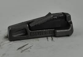 Musta kaivinkoneen kauhan hammas 85SV2 tappi 85SV2PN-C